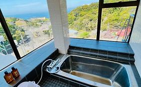 まるごと貸切別荘　全部屋海を眺める炭火bbq 温水プール付き　白良浜車3分、千畳敷、三段壁徒歩圏